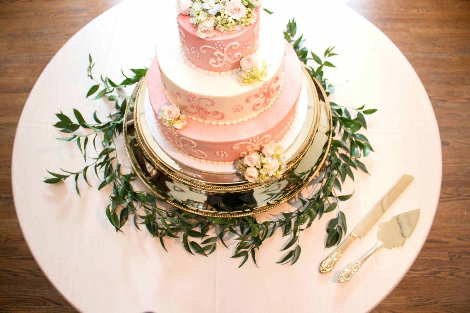 Meet Wolfe Gourmet Cakes: Gorgeous, Delicious Wedding Cakes in Nashville |  Nashville