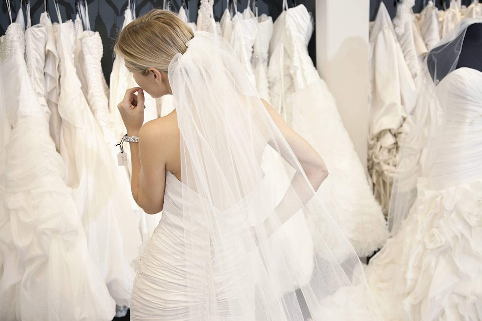 Buying a Sample Sale Gown at Geny’s |  Nashville Bridal Fashion