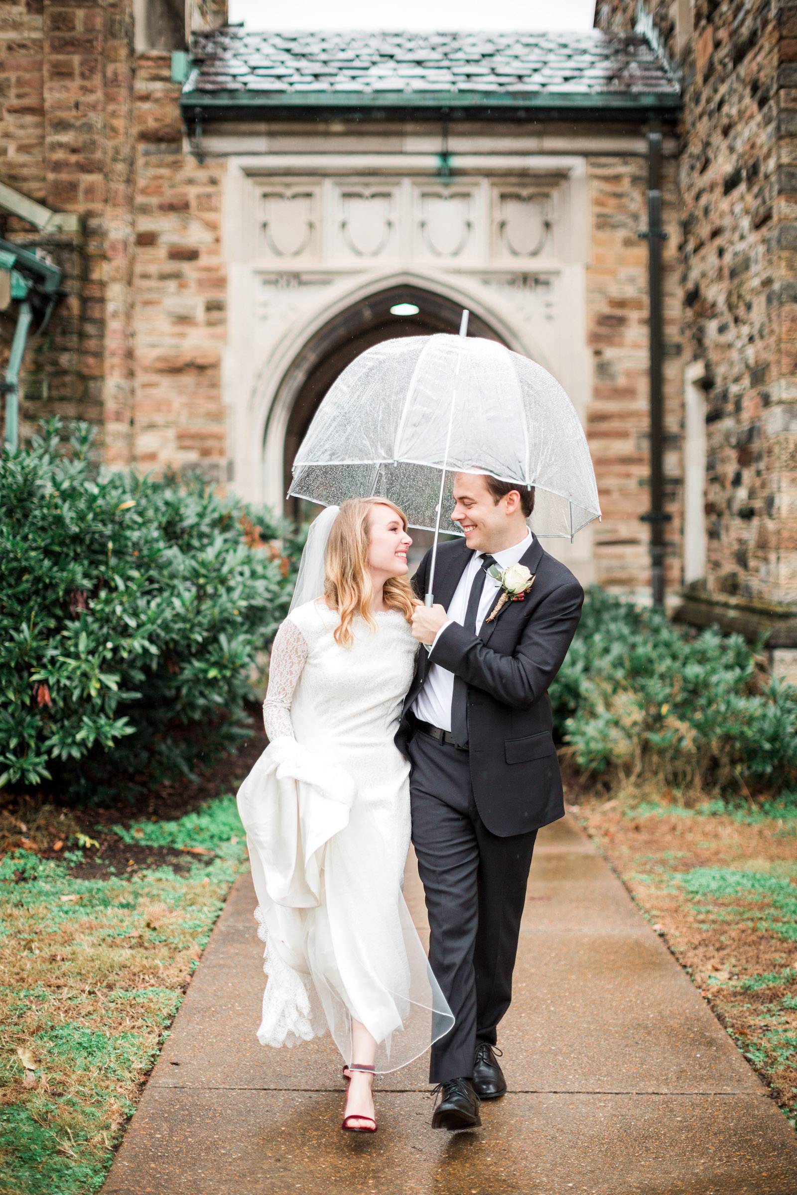 Olivia + Reese’s Rainy Day Wedding by Lindsay Campbell |  Nashville
