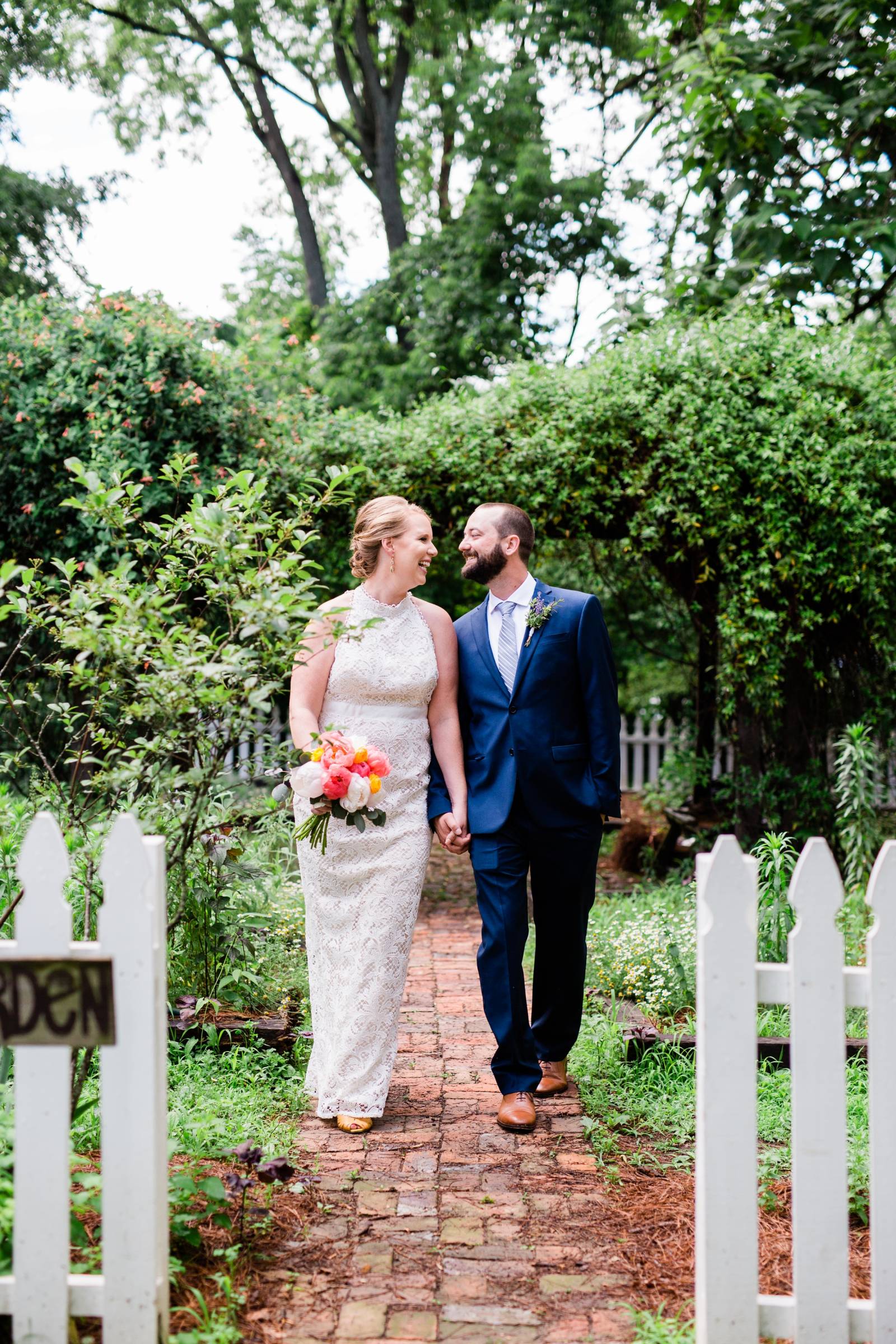 Elegant Wedding with Pops of Color at Traveller’s Rest Plantation |  Nashville