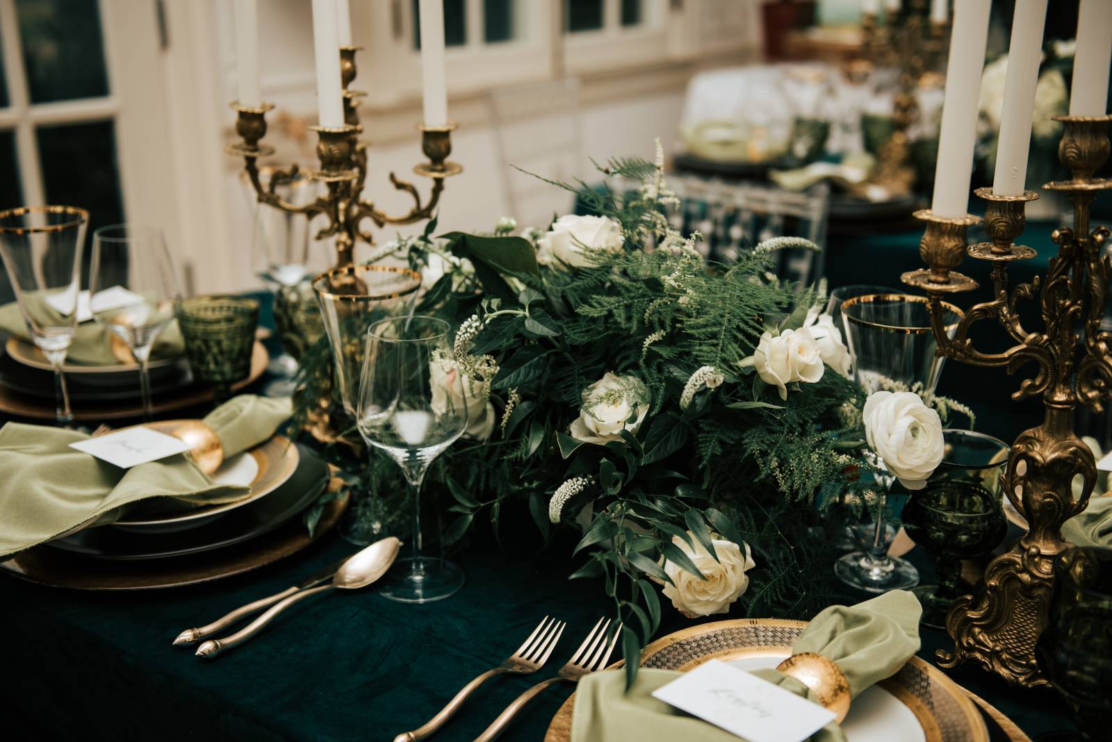 Bold Emerald 1920s Inspired Styled Shoot