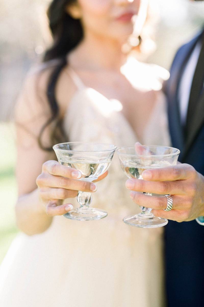 Wedding photo ideas: Elegant southern mansion wedding inspiration featured on Nashville Bride Guide