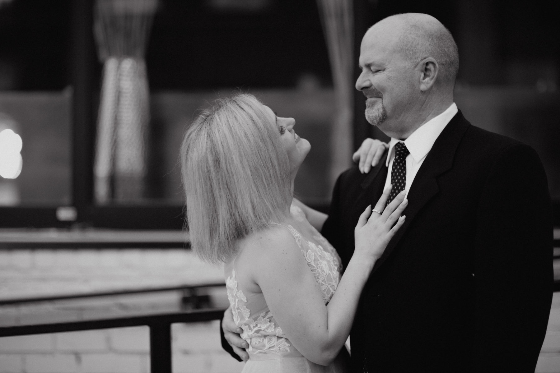 Father daughter wedding photos: Nashville brunch elopement featured on Nashville Bride Guide