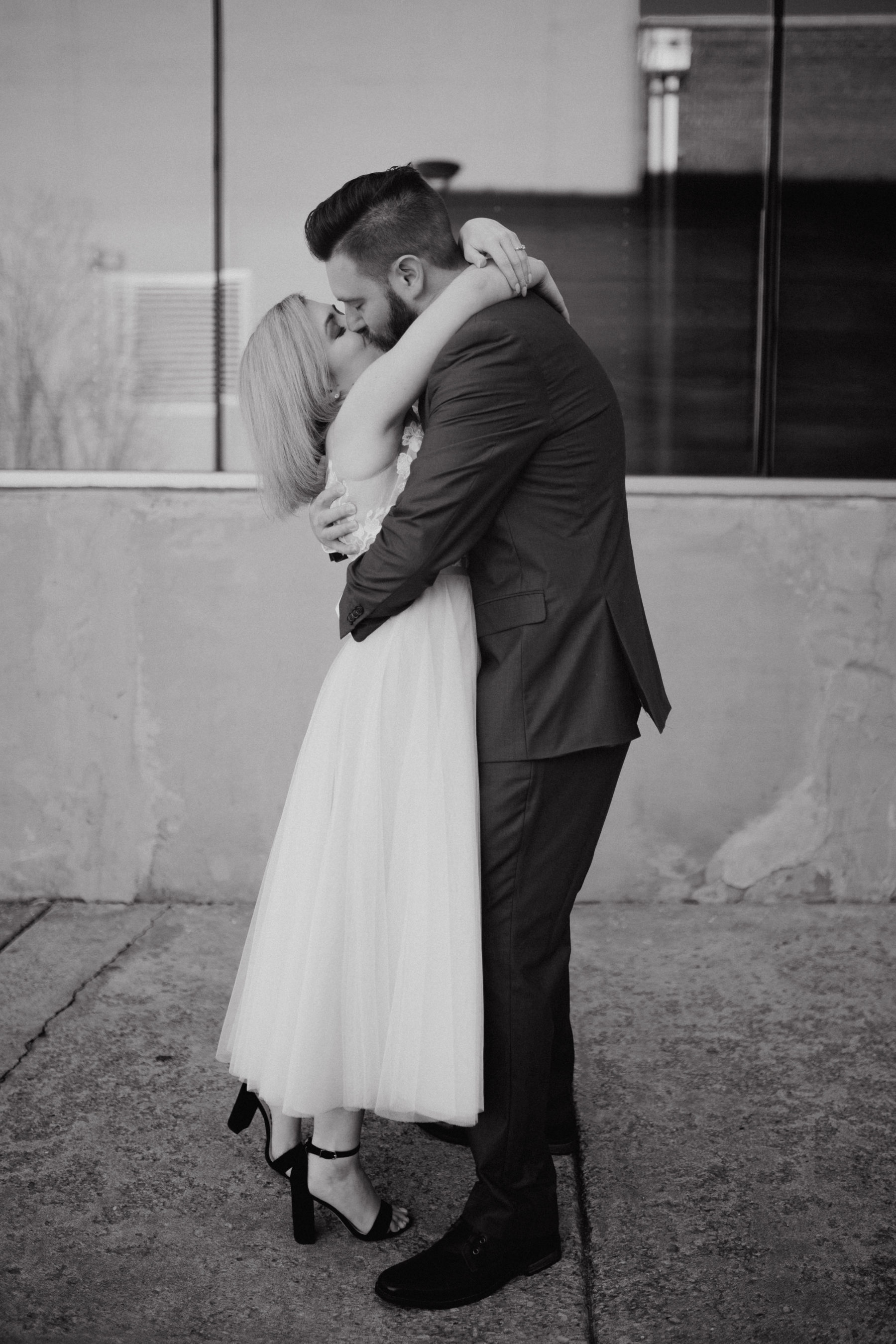 Black and white Nashville wedding photography: Nashville brunch elopement featured on Nashville Bride Guide