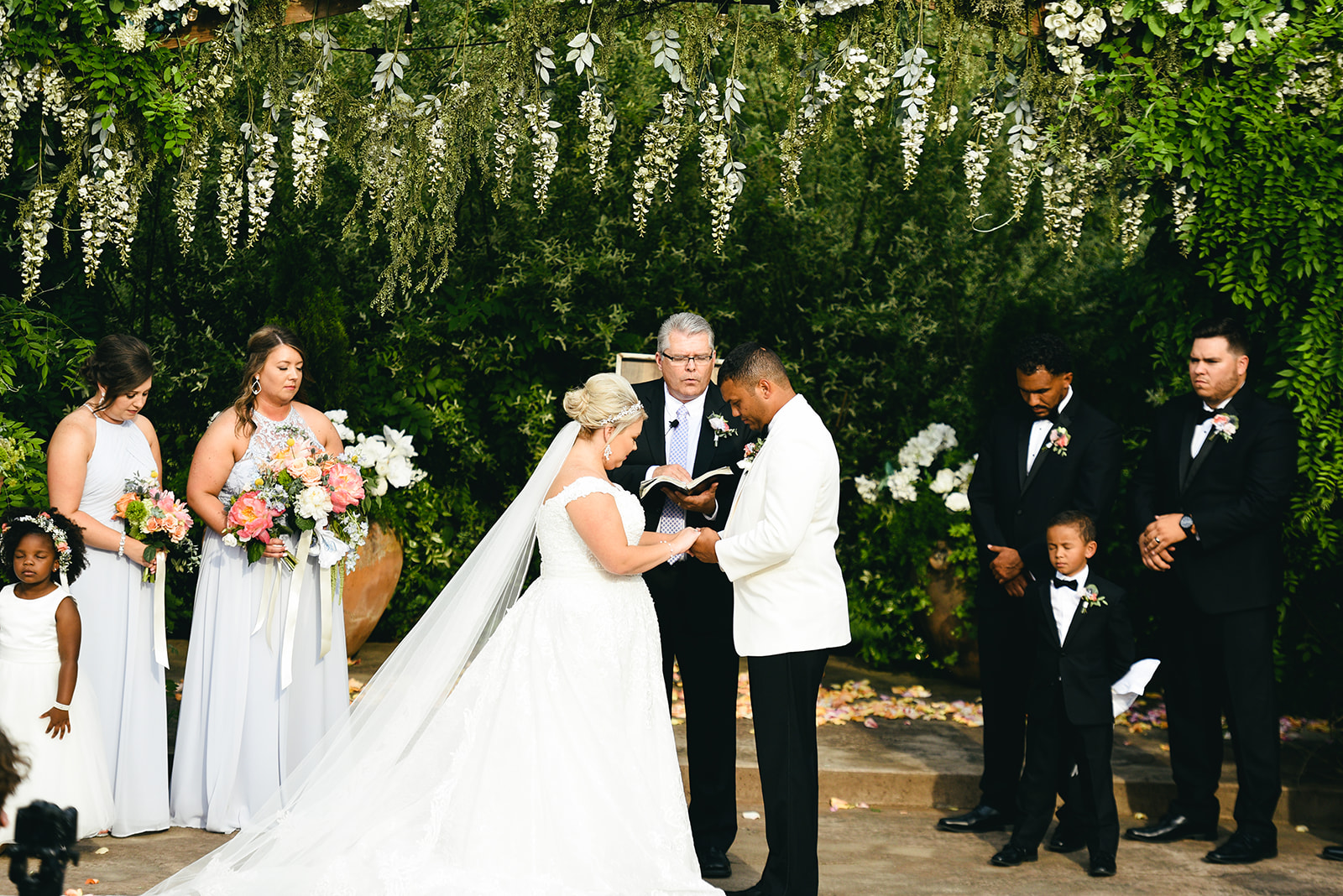 Elegant Cason Cove Wedding featured on Nashville Bride Guide