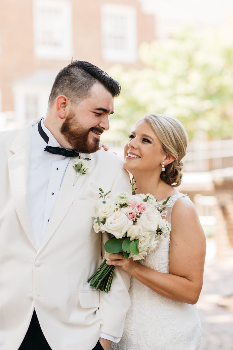Simply Elegant Nashville Wedding captured by Meredith Teasley