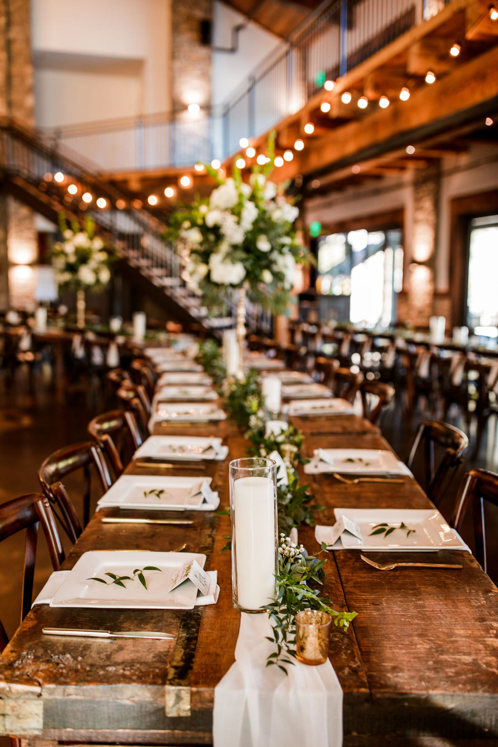 Elegant Wedding Table Decor: Beautiful Graystone Quarry Wedding featured on Nashville Bride Guide!