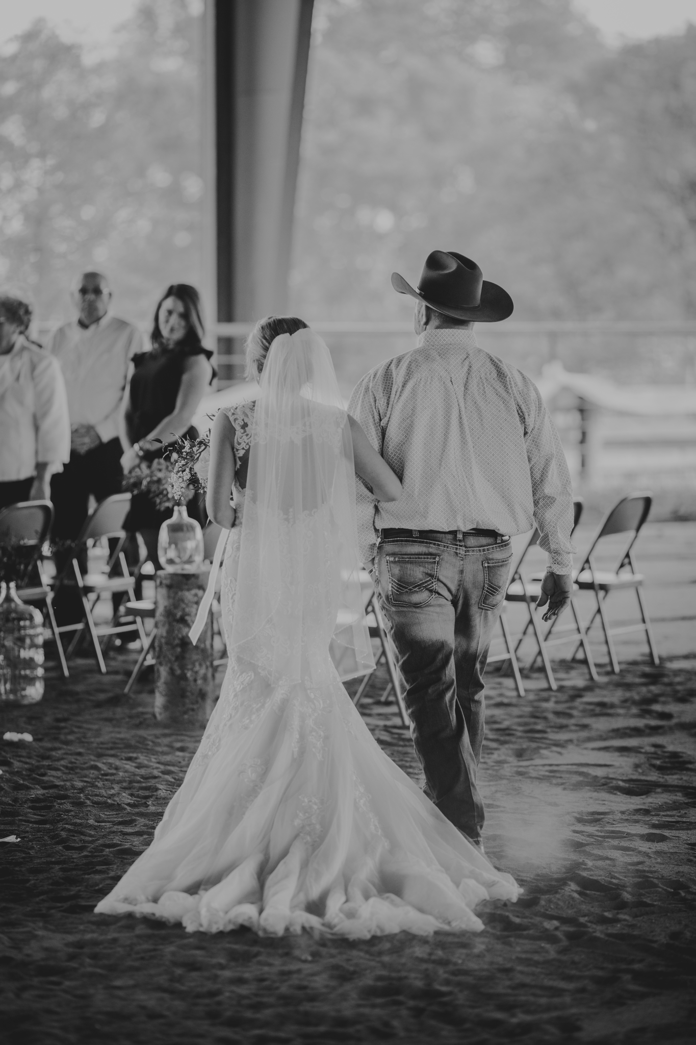 Minimalistic Barn Wedding featured on Nashville Bride Guide