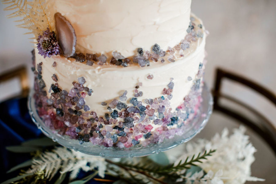 Modern wedding cake details: Moody Spring Styled Shoot and Cedarmont Farm featured on Nashville Bride Guide
