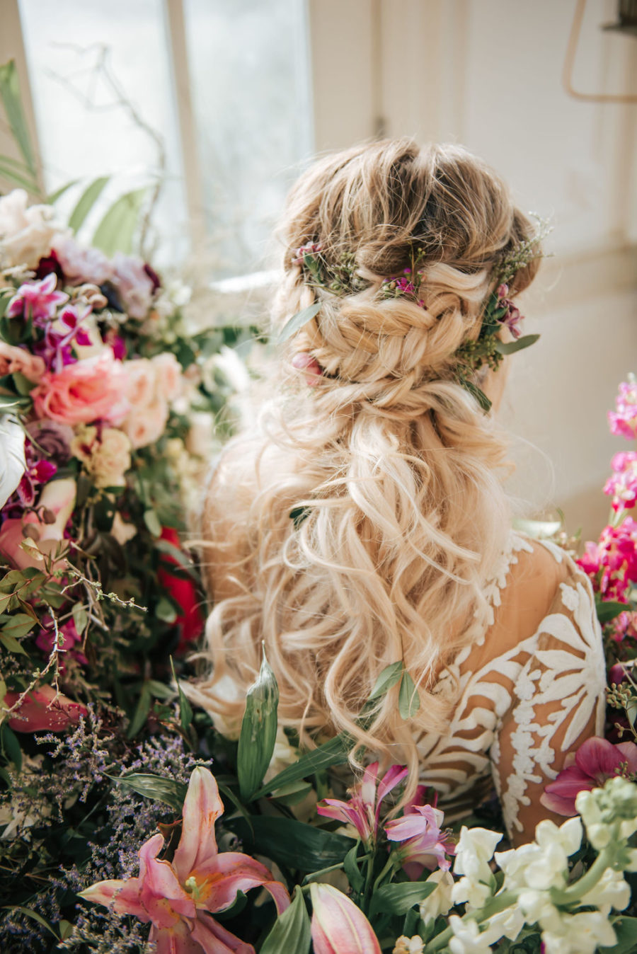 Mansion and Marsh Floral Design featured on Nashville Bride Guide