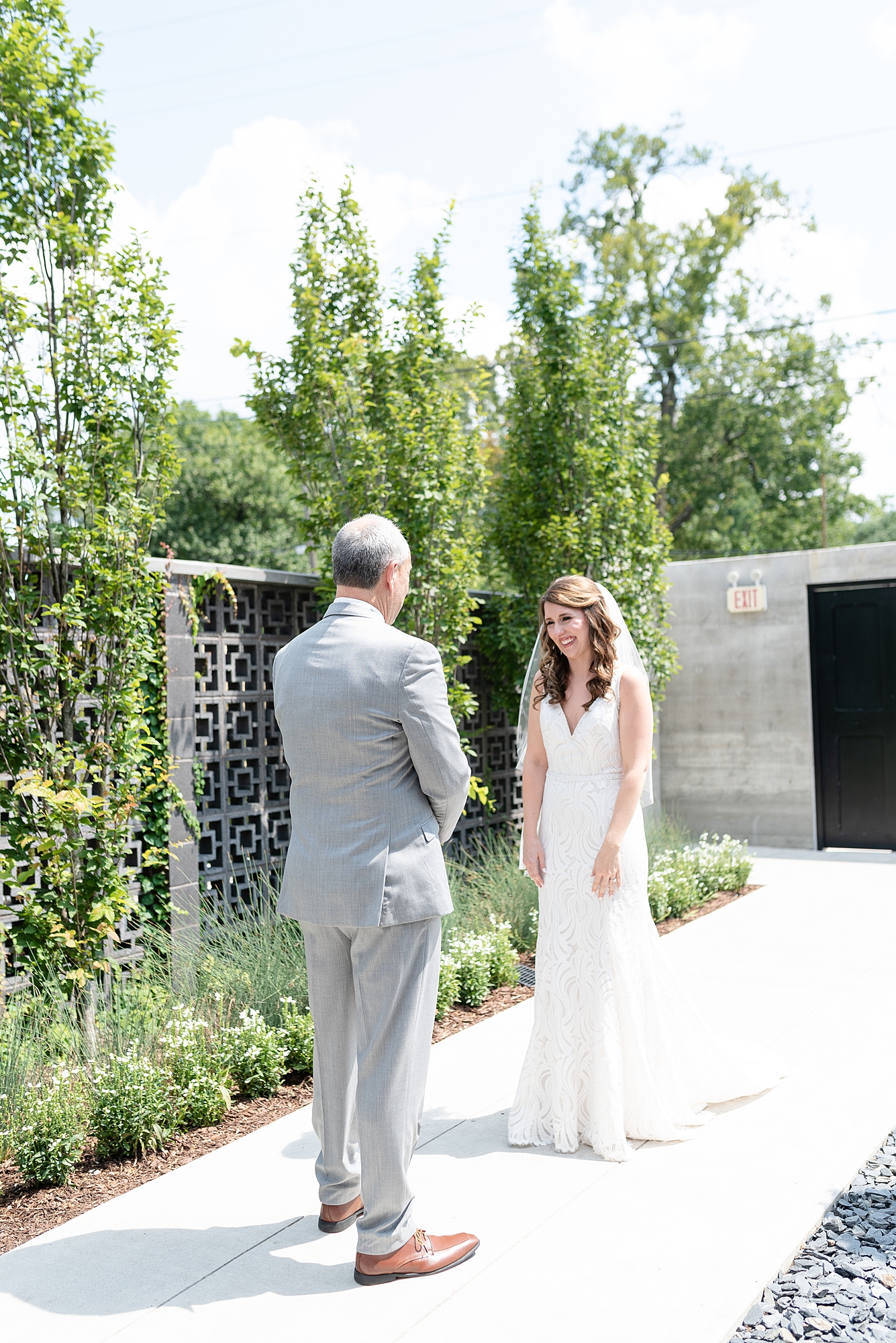 Father Daughter First Look: Dolly Delong Photography featured on Nashville Bride Guide