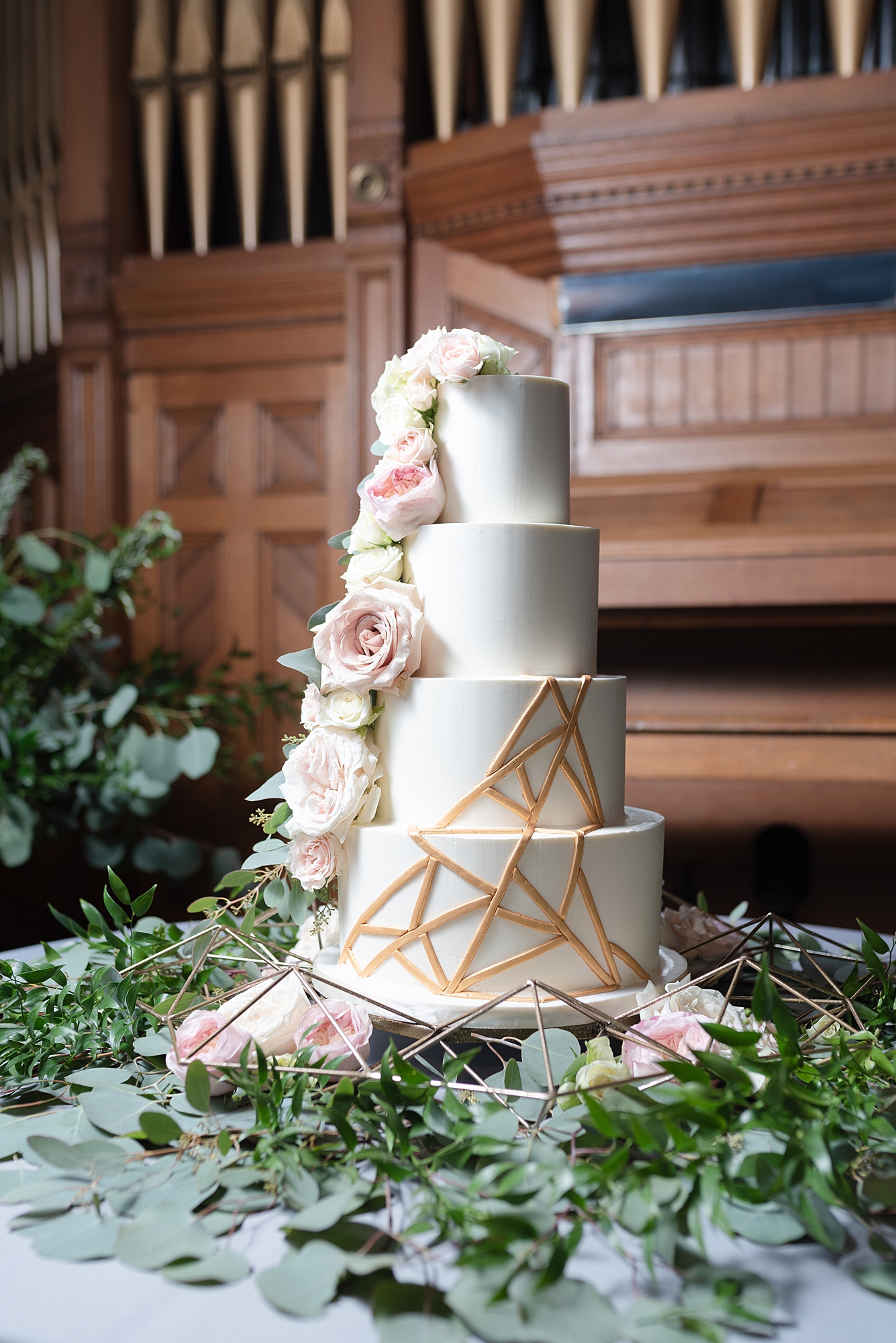 Gold and white floral wedding cake: Modern and Southern Wedding at the Clementine featured on Nashville Bride Guide