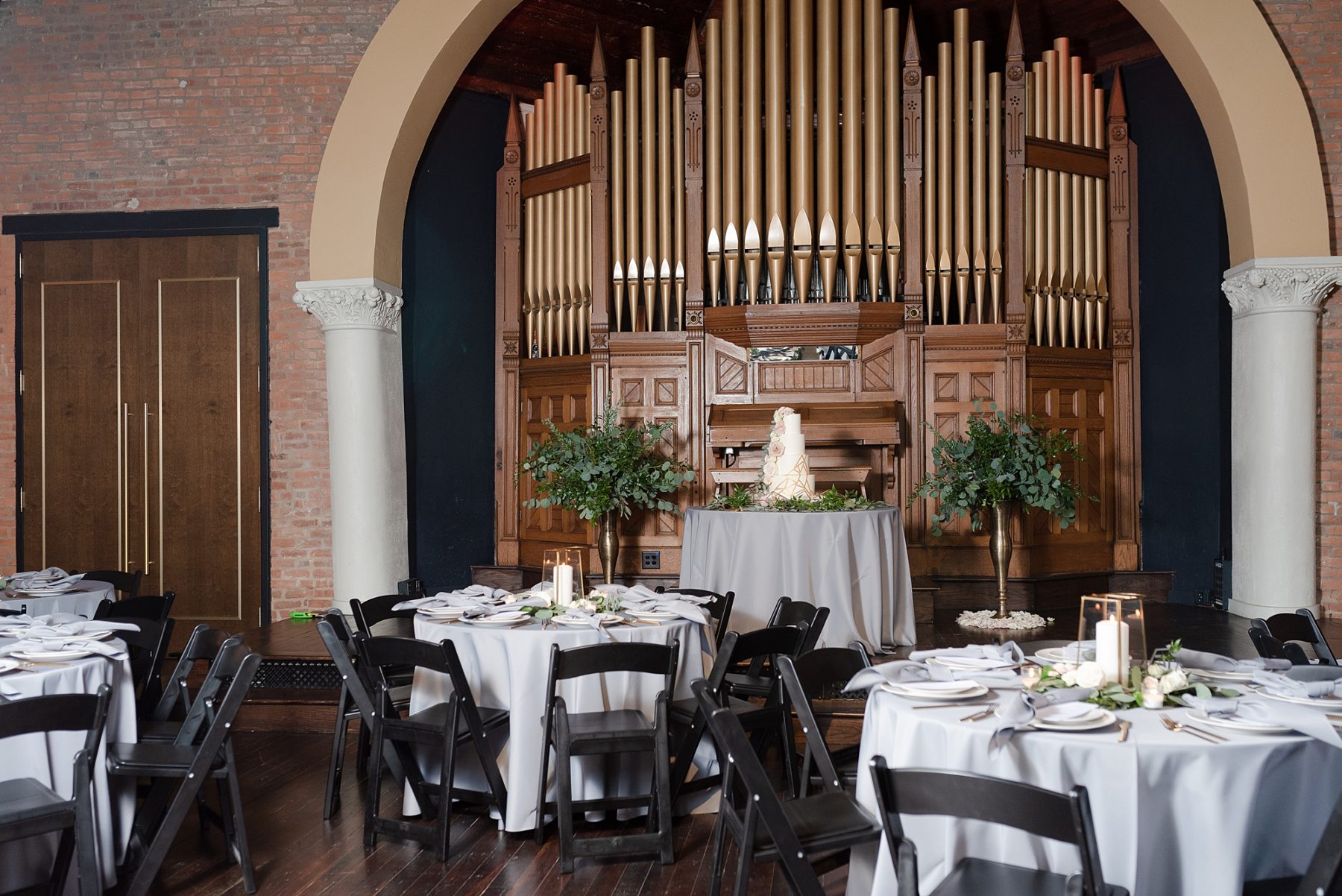 Modern and Southern Wedding at the Clementine featured on Nashville Bride Guide
