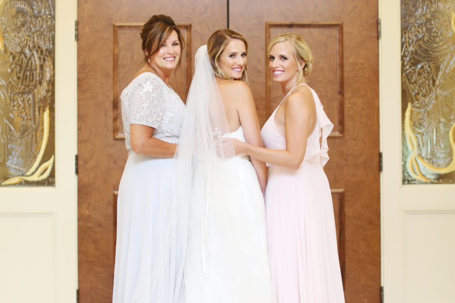 Eliza Kennard Wedding Photography featured on Nashville Bride Guide