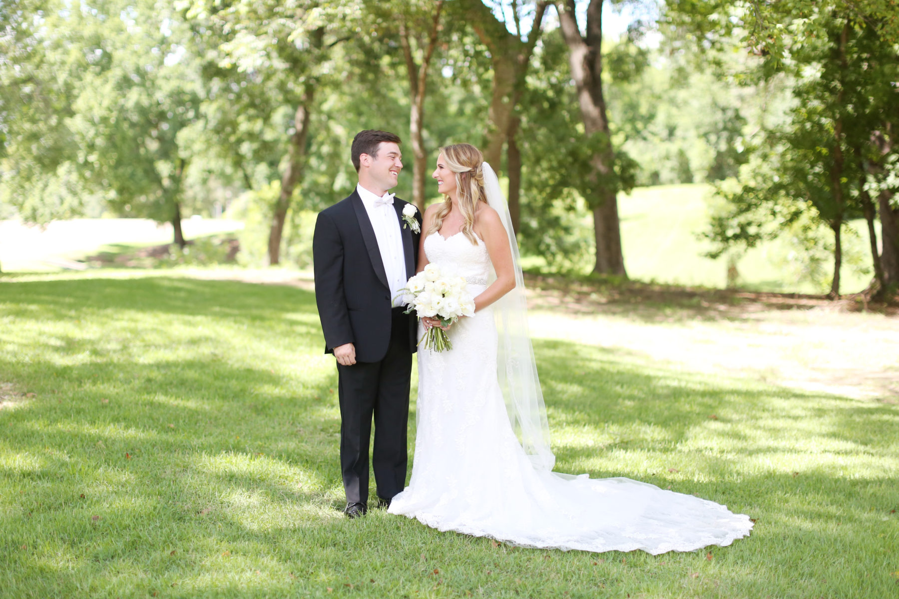 Eliza Kennard Wedding Photography featured on Nashville Bride Guide