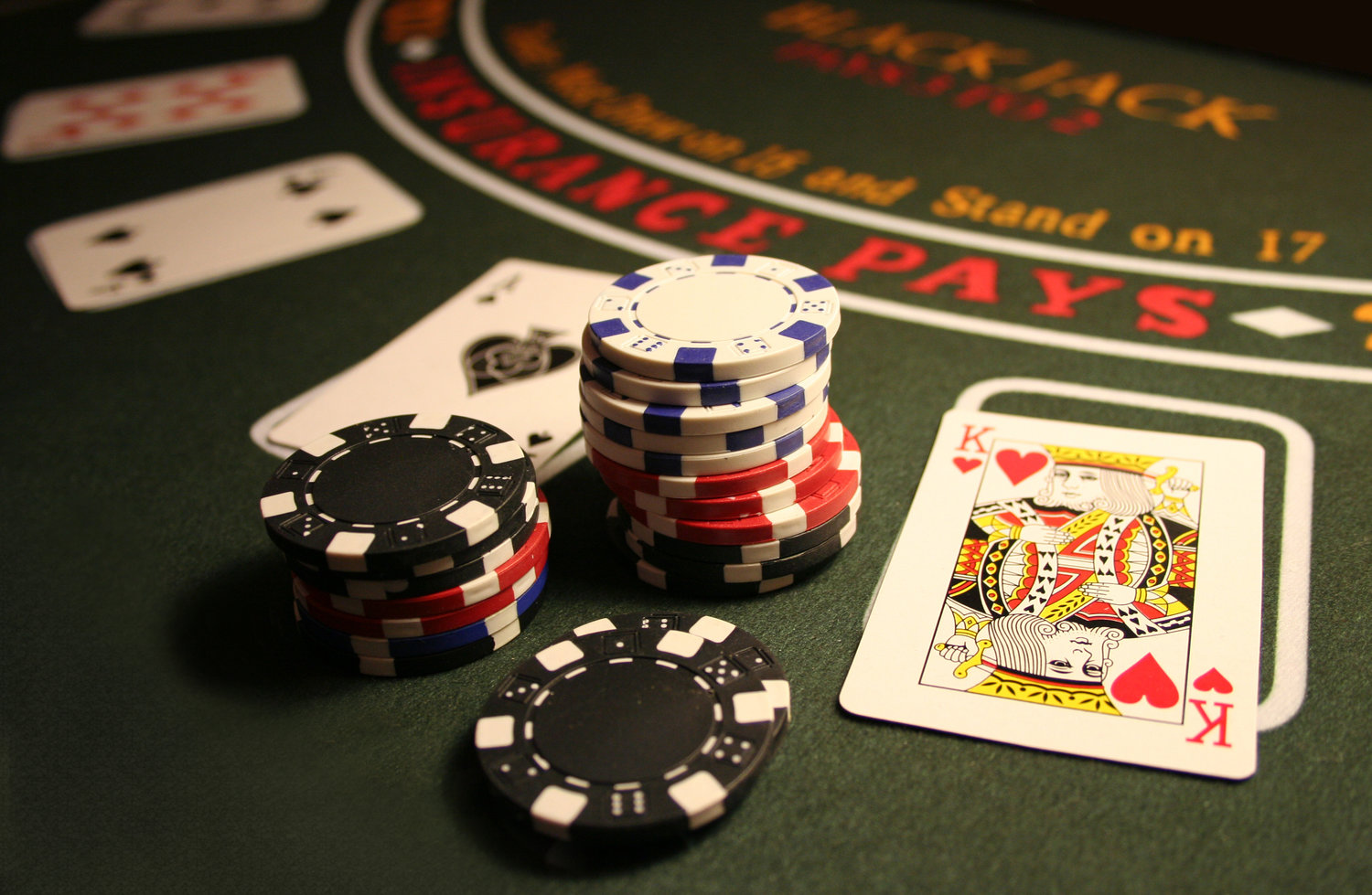 How to Host the Best Casino Night in Nashville from Entertain! featured on Nashville Bride Guide