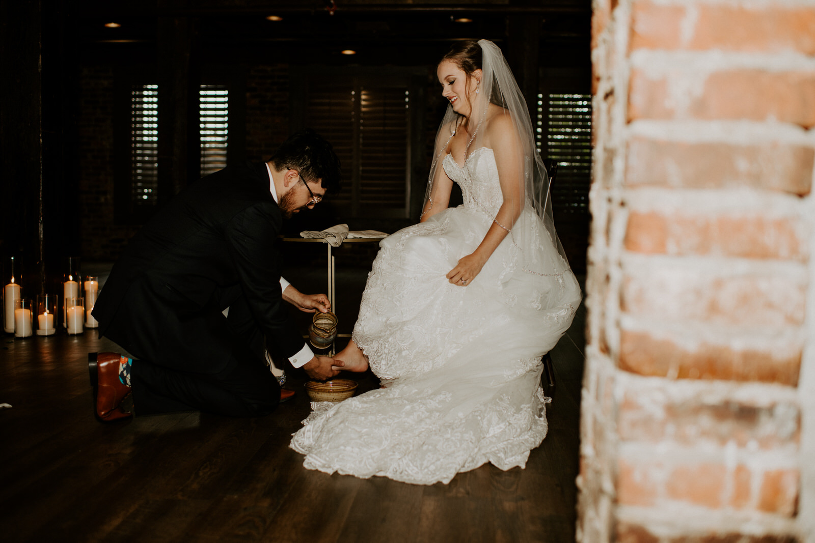 Wedding ceremony moments: The Marion's Photography featured on Nashville Bride Guide