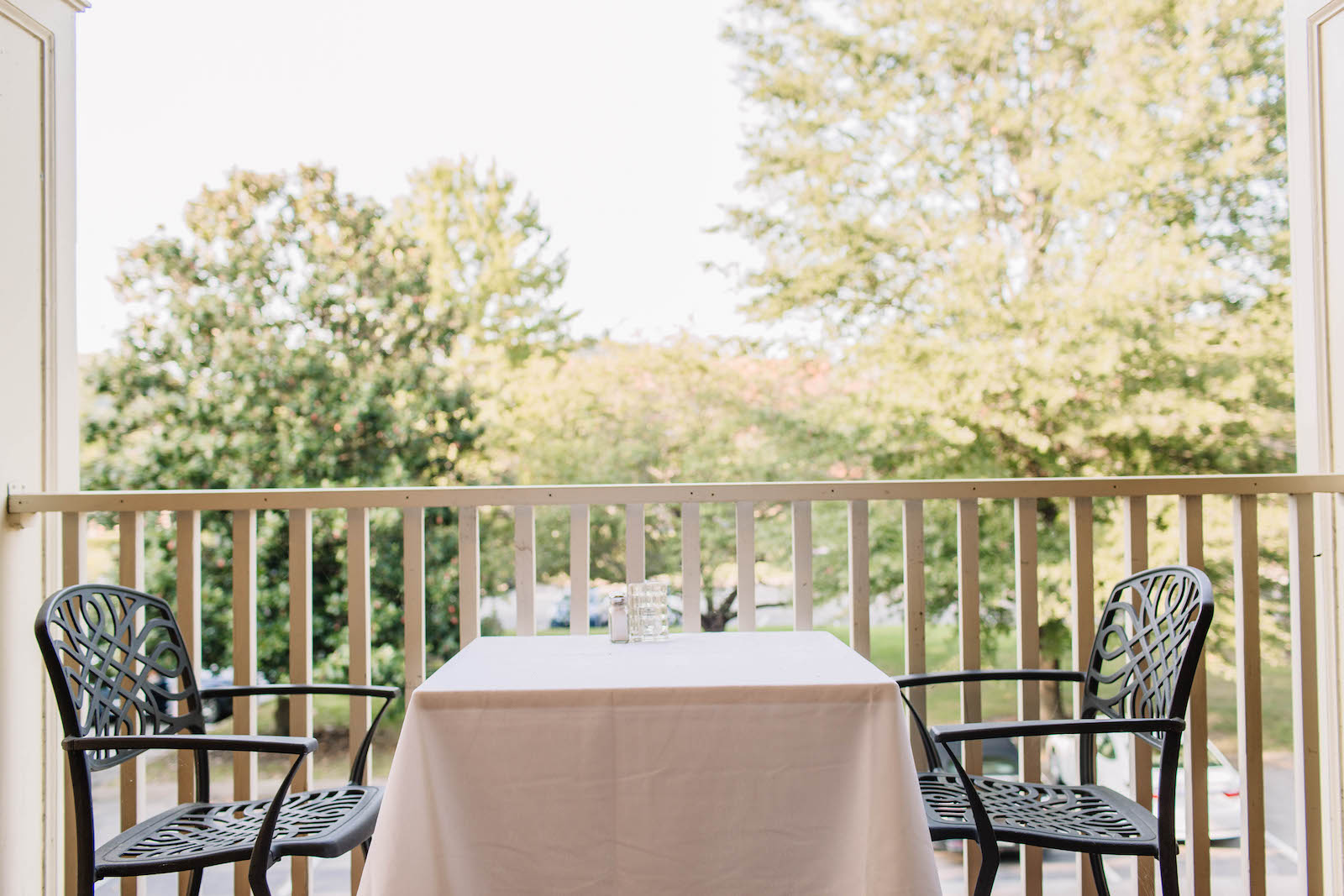 Why You Should Host Your Anniversary Dinner at Mere Bulles featured on Nashville Bride Guide