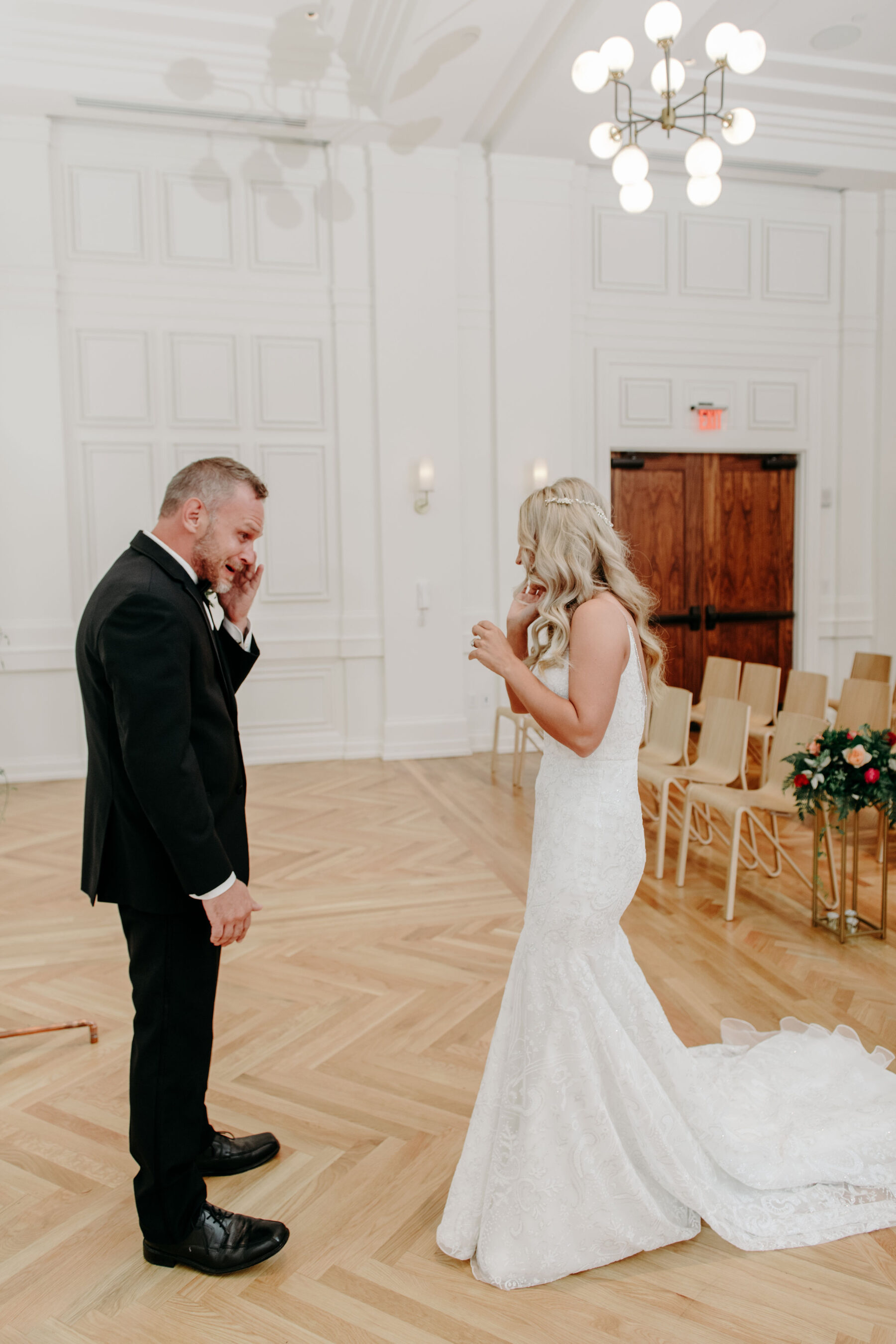 Wedding first look: Summer Tennessee Wedding at Noelle from Jayde J. Smith Events featured on Nashville Bride Guide