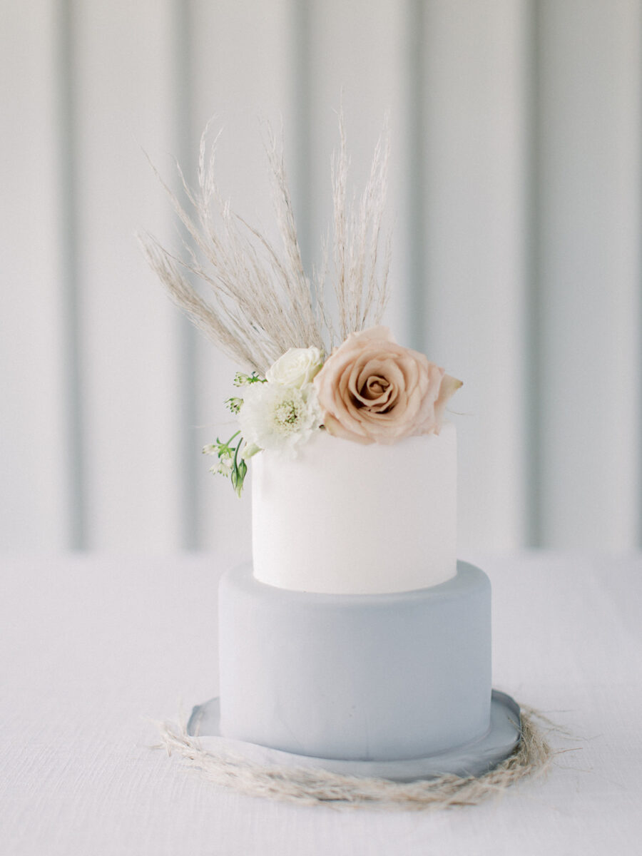 Gray and white wedding cake: Clean & Modern Styled Shoot at 14TENN featured on Nashville Bride Guide
