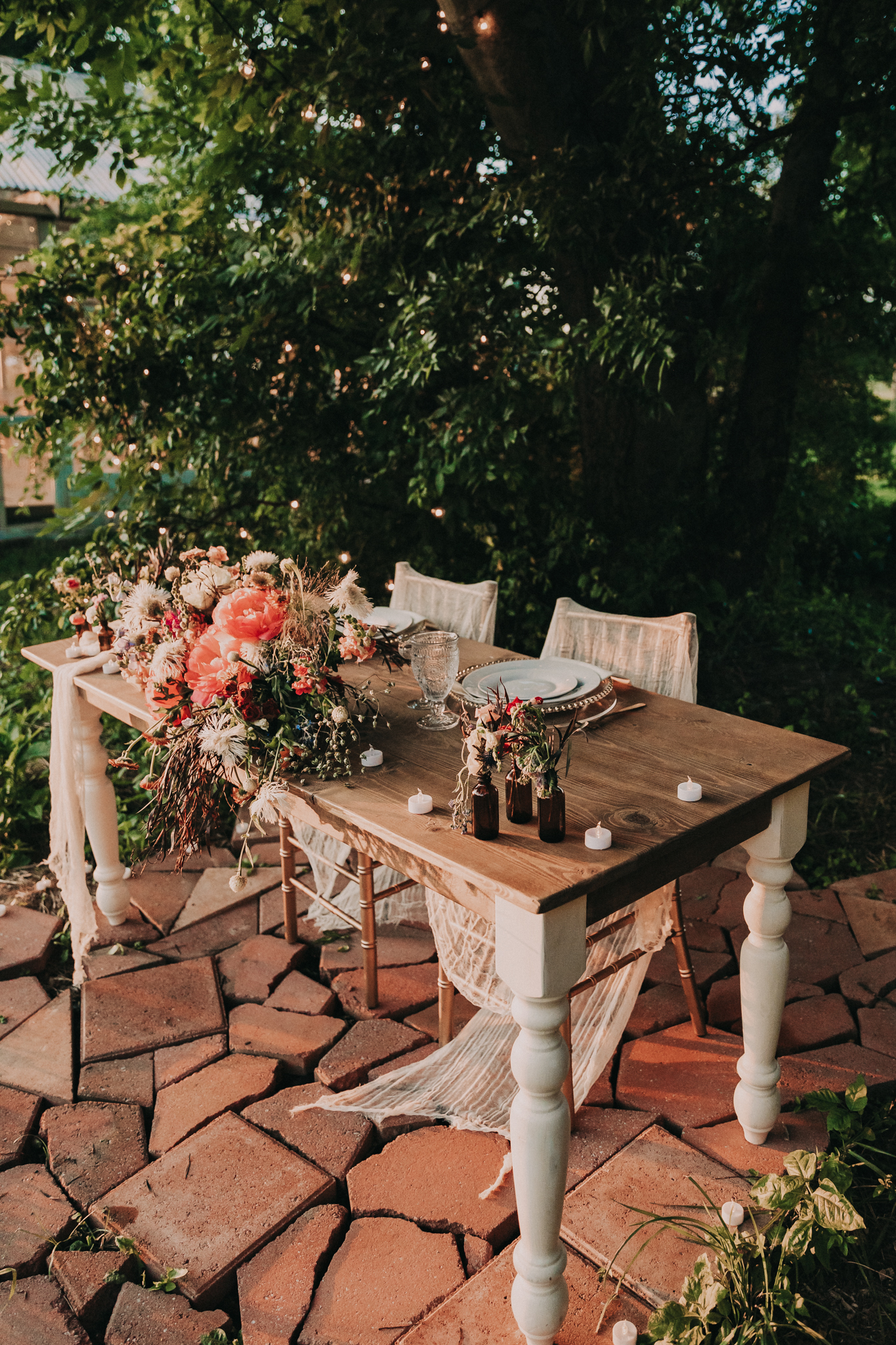 Outdoor wedding reception table: Flower Farm Styled Shoot by Billie-Shaye Style featured on Nashville Bride Guide