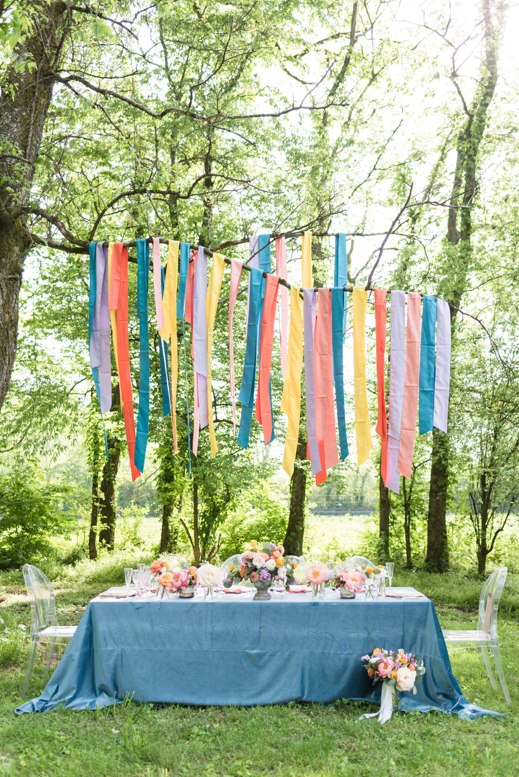 Colorful backyard wedding table decor
