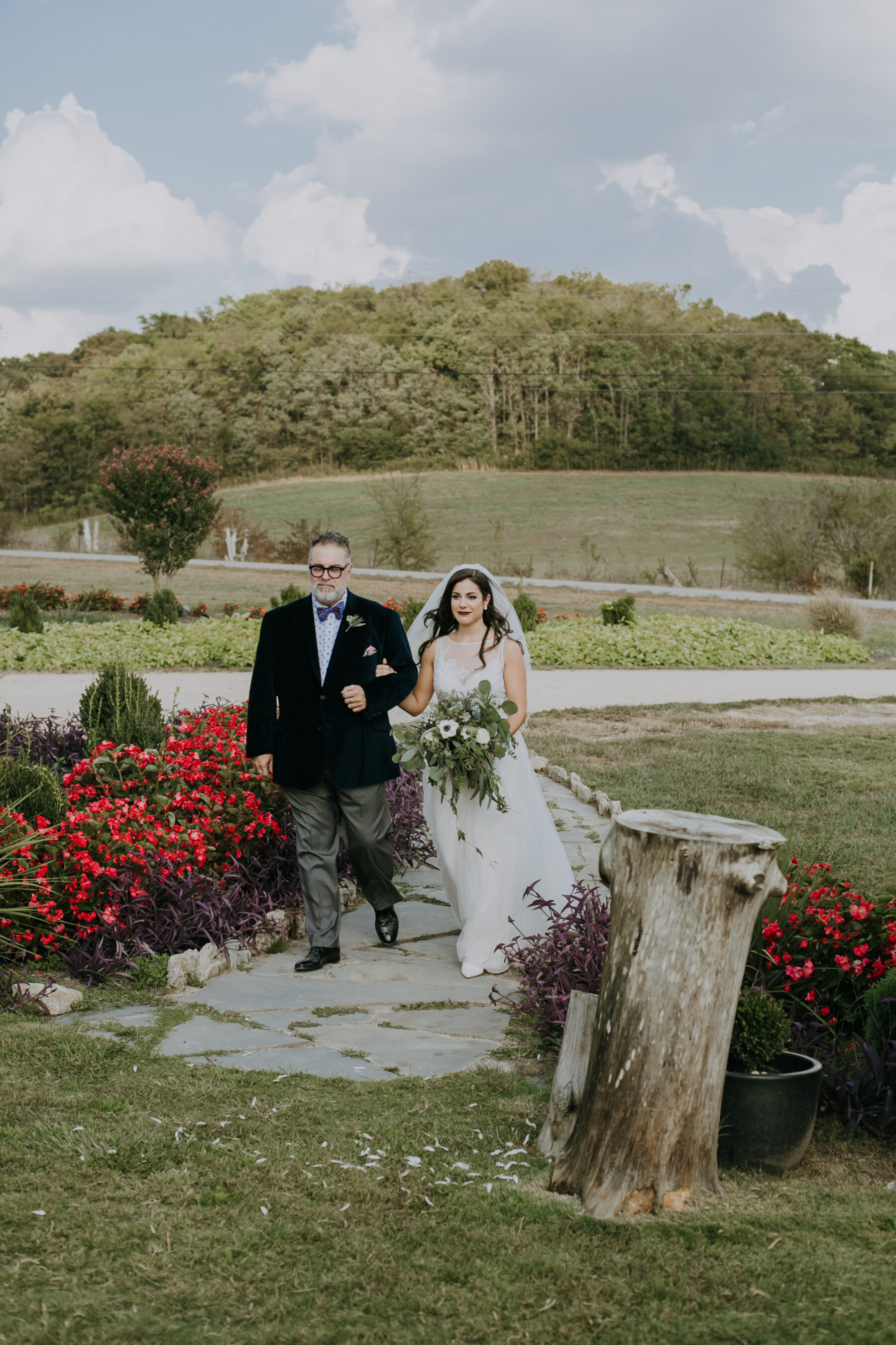 Nashville Wedding with Beautiful Views by Teale Photography featured on Nashville Bride Guide
