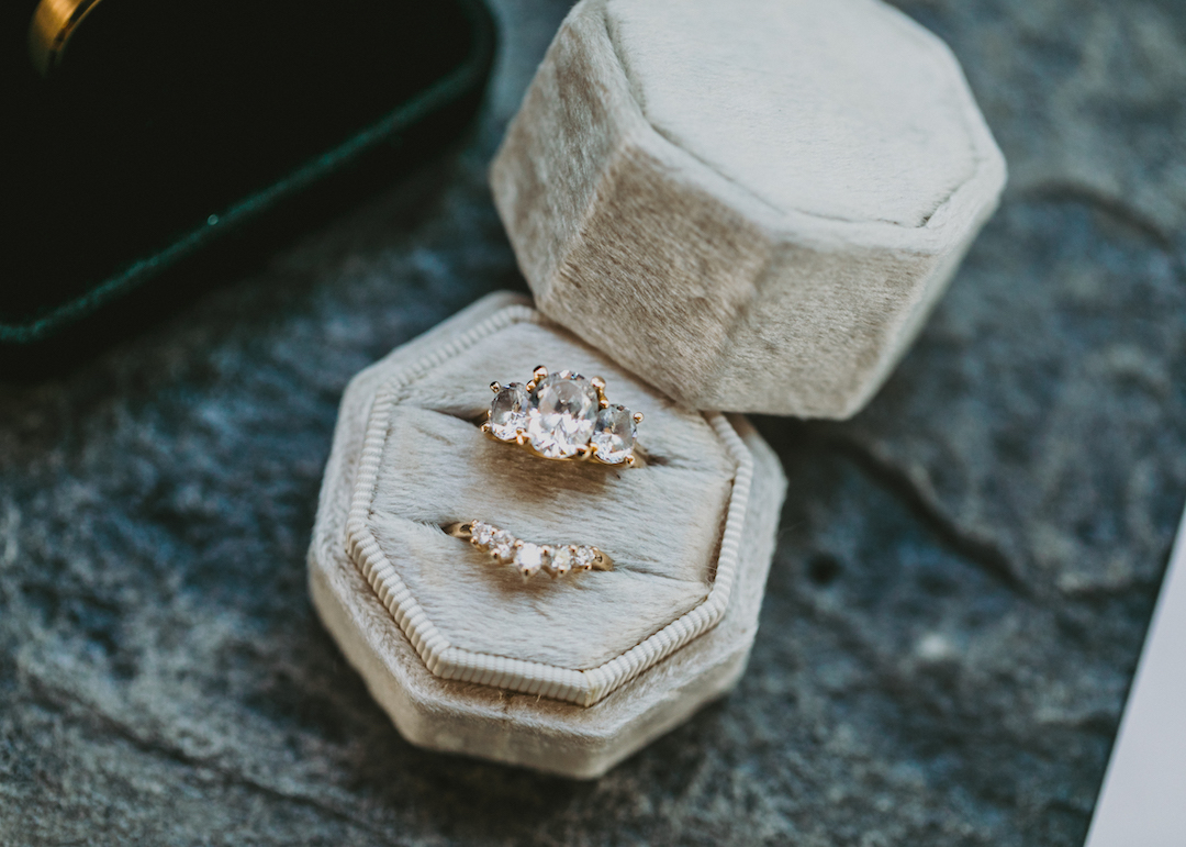 Oval wedding and engagement ring