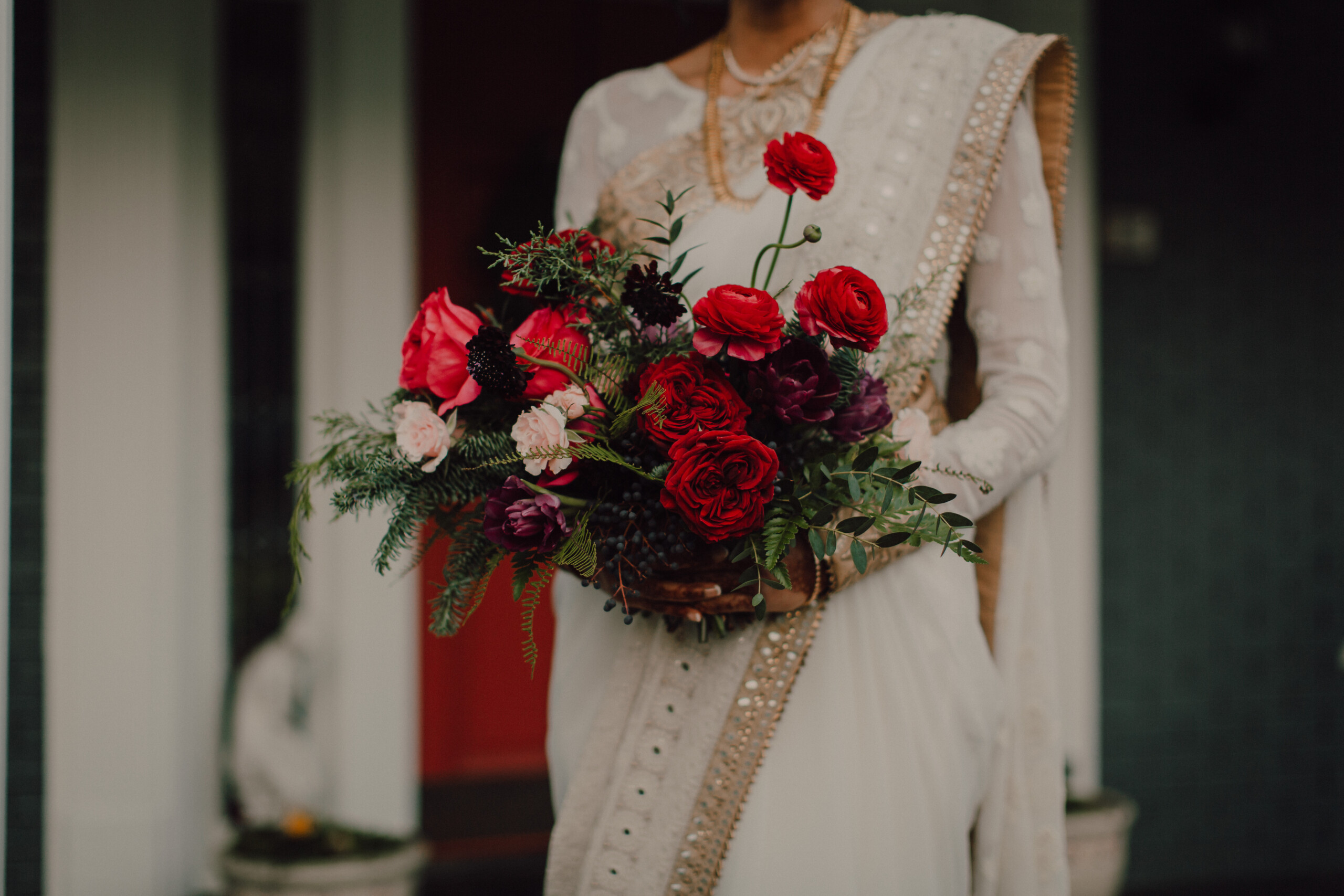 Red winter wedding bouquet | Nashville Bride Guide