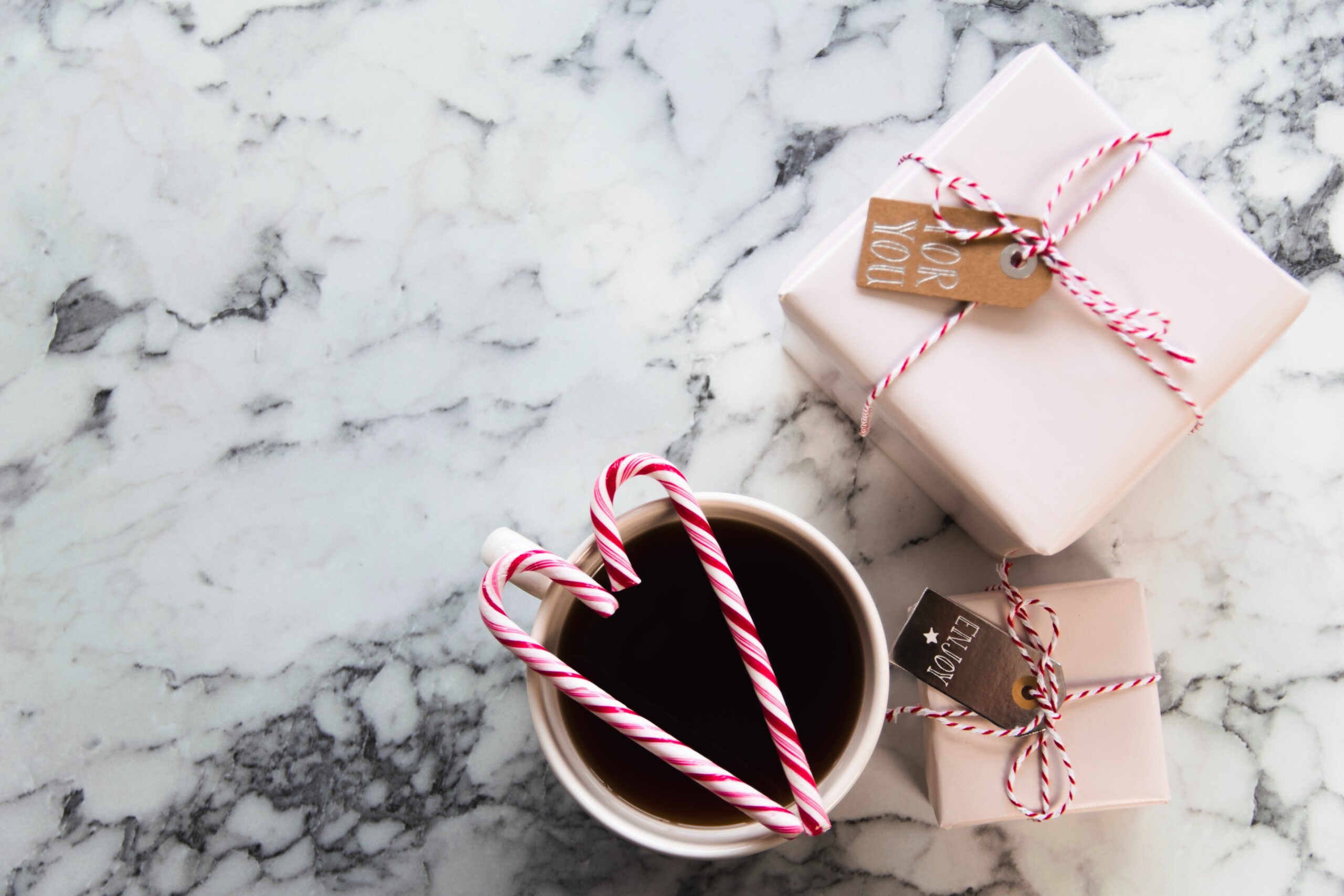 Newlywed Gift Guide for the Holidays