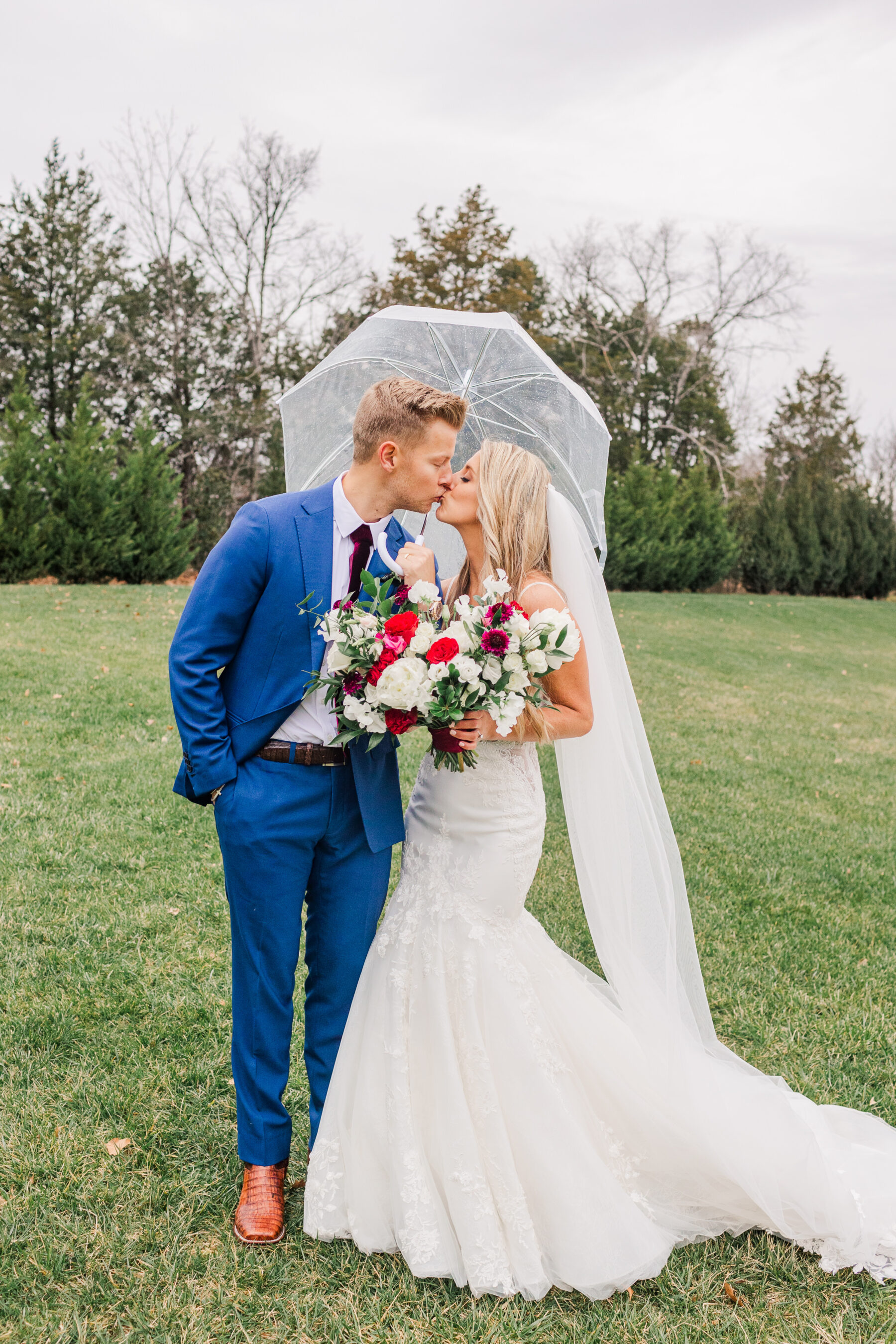 Rainy wedding day photography by Amy Allmand | Nashville Bride Guide
