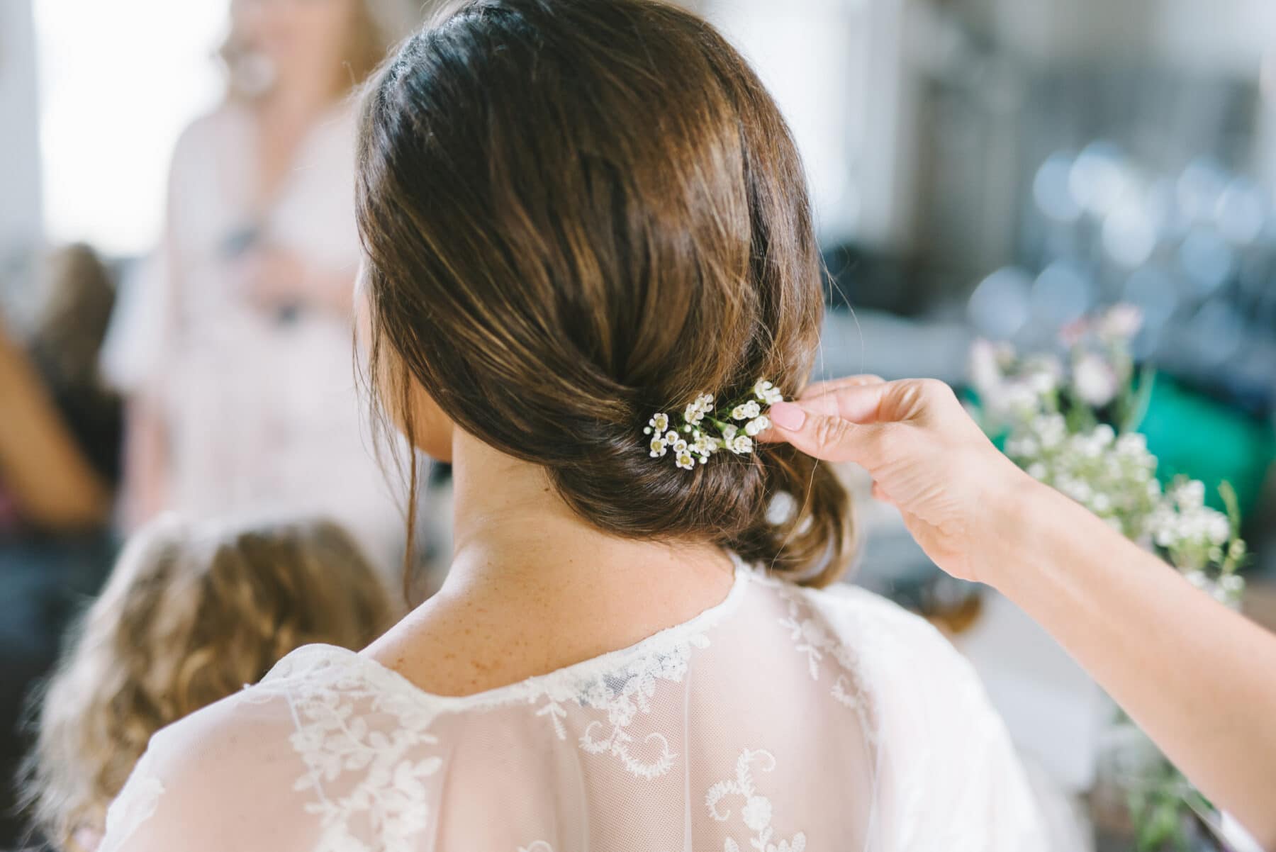Dainty Floral Wedding Hair Accessory | Nashville Bride Guide
