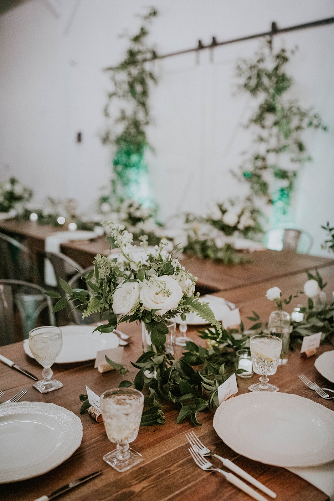 Greenery wedding decor | Nashville Bride Guide