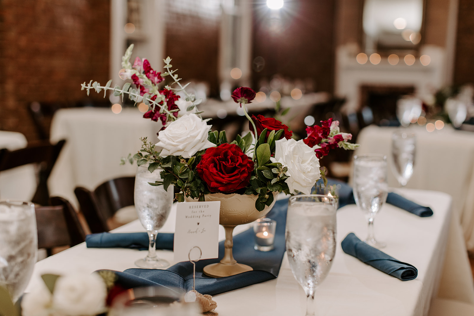 Navy and red wedding decor | Nashville Bride Guide | Franklin Tennessee Wedding