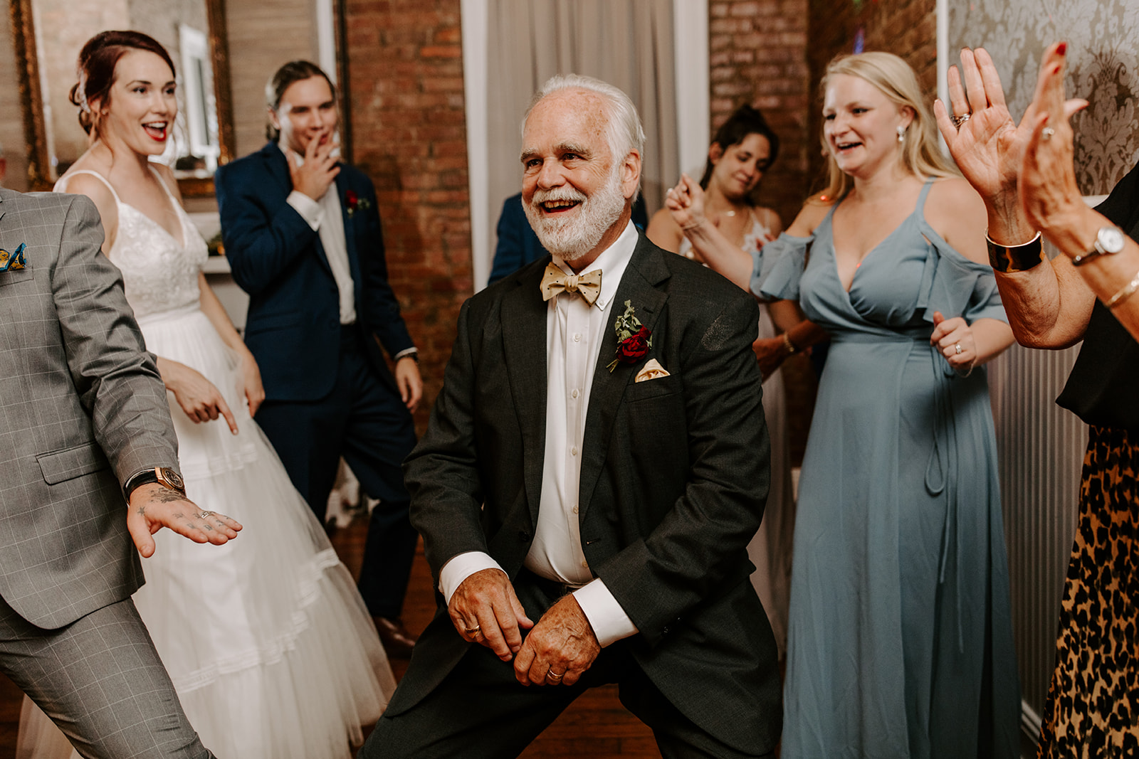 Dancing wedding photography | Nashville Bride Guide
