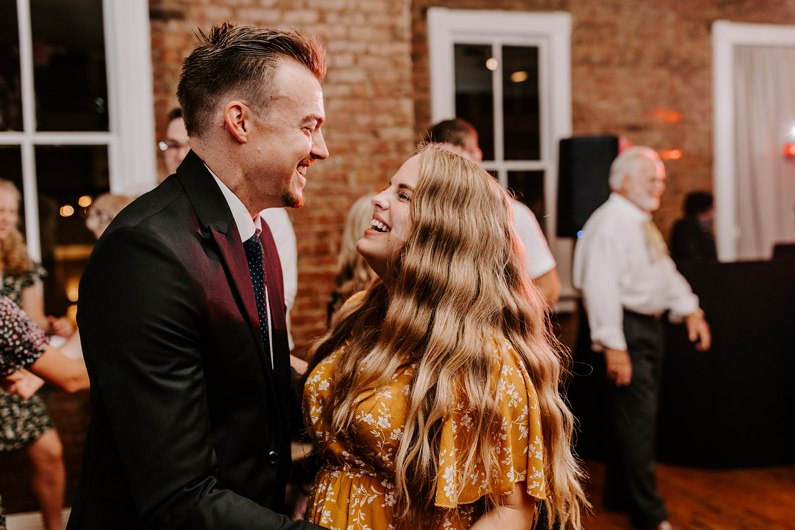 Dancing wedding photography | Nashville Bride Guide