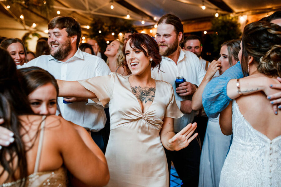 Dancing wedding photos | Nashville Bride Guide