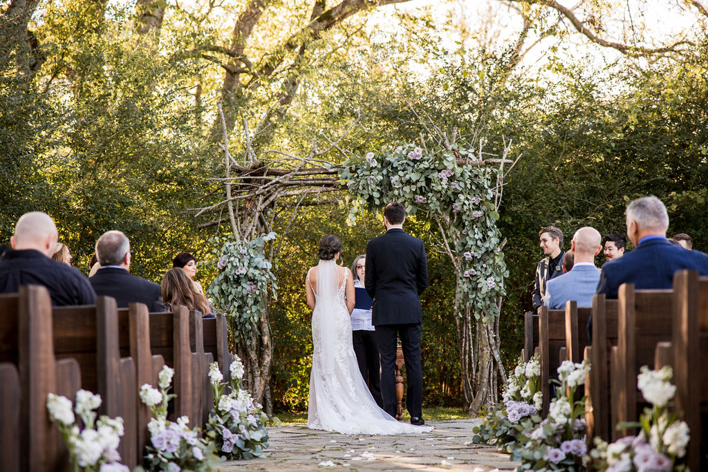 Outdoor Meadow Hill Farm wedding ceremony | Nashville Bride Guide