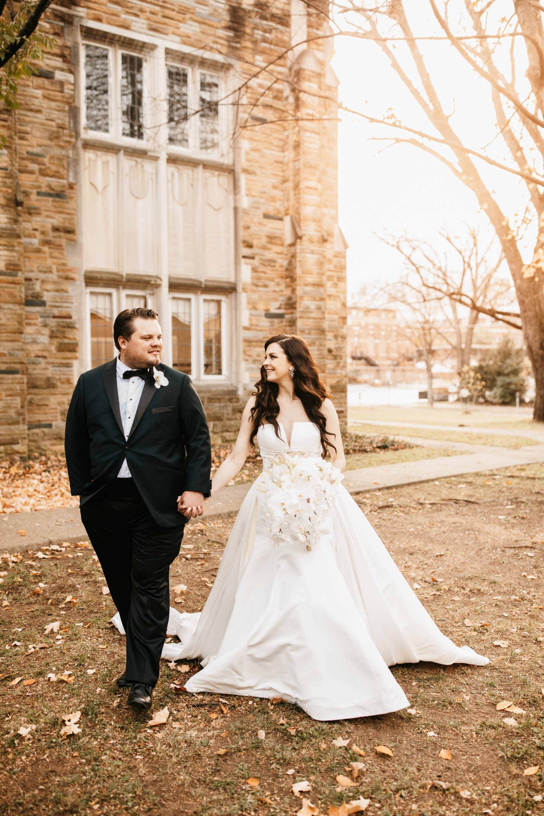 Modern wedding with statement flowers from LMA Designs | Nashville Bride Guide