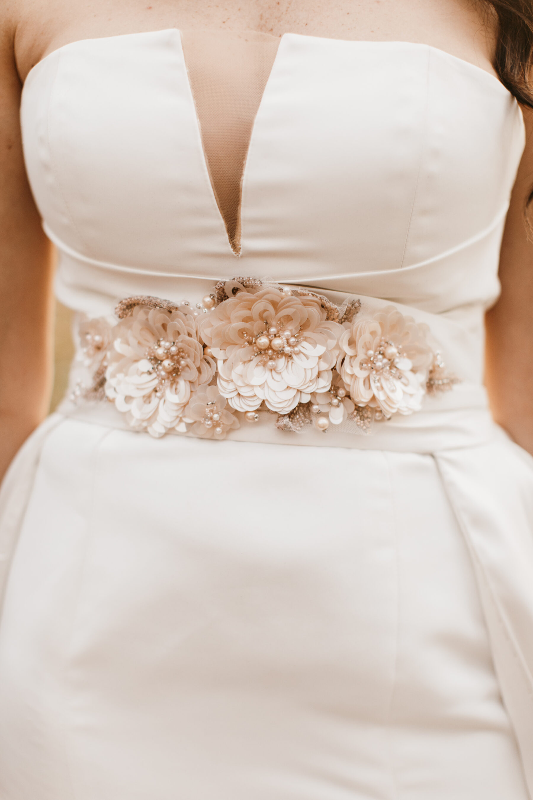 Flower wedding dress belt | Nashville Bride Guide