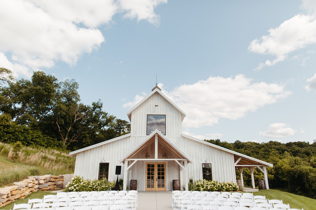 Outdoor wedding ceremony at The Barn at Cranford Hollow