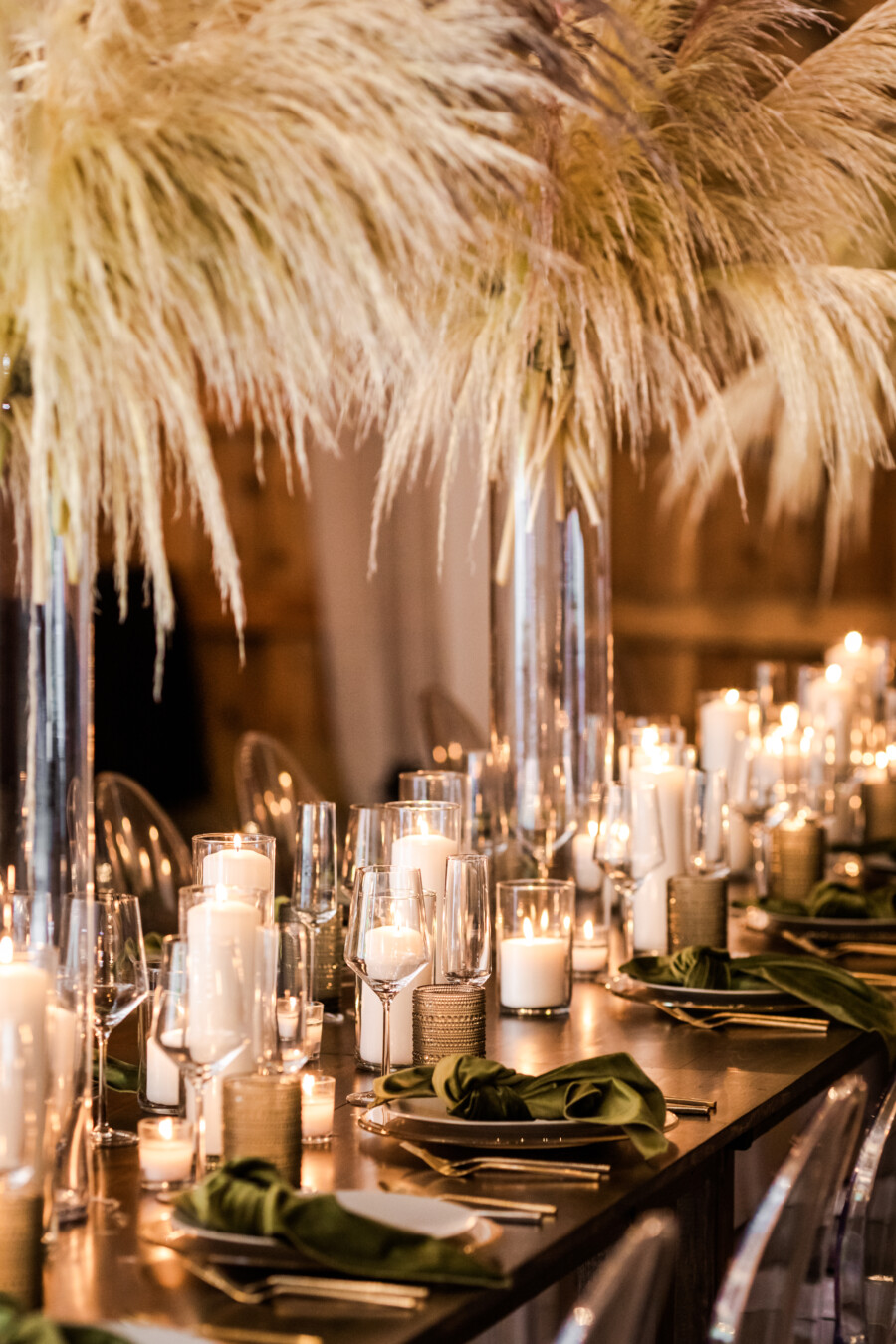 Wedding table decor with candles