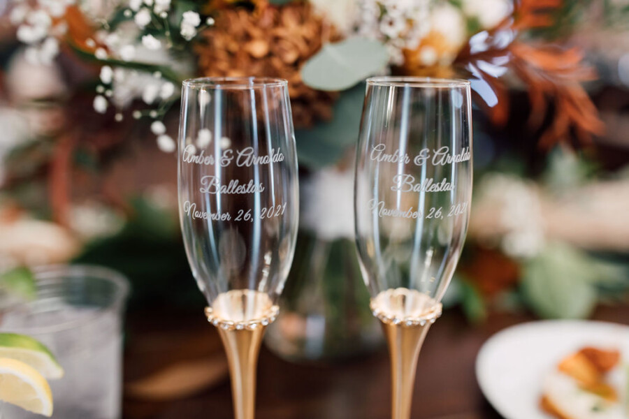 Personalized wedding champagne flutes