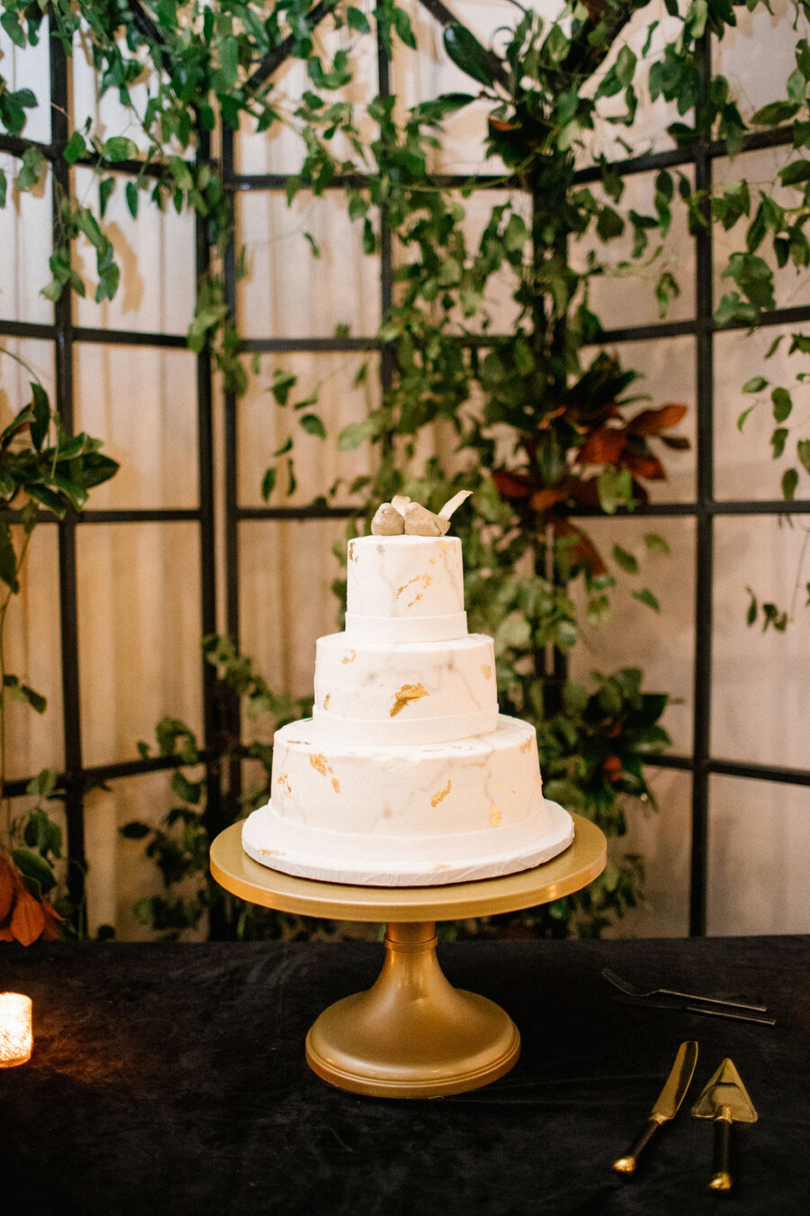 White wedding cake marbled with gold