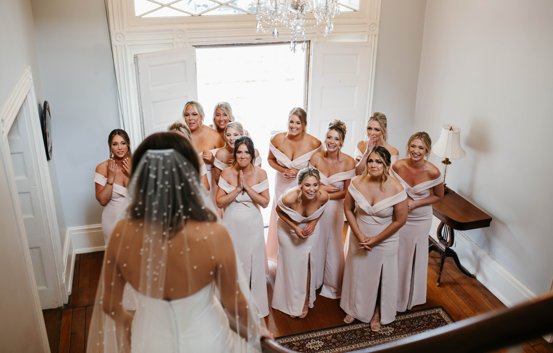 Simple Yet Elegant Black and White Wedding at Ravenswood Mansion ...