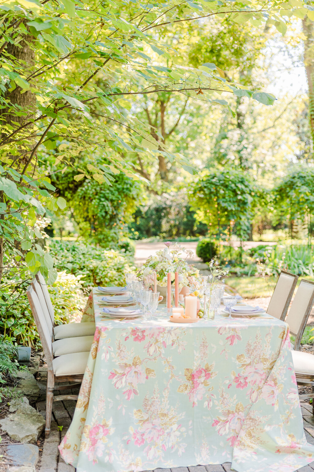 Colorful Riverwood Mansion Wedding Styled Shoot