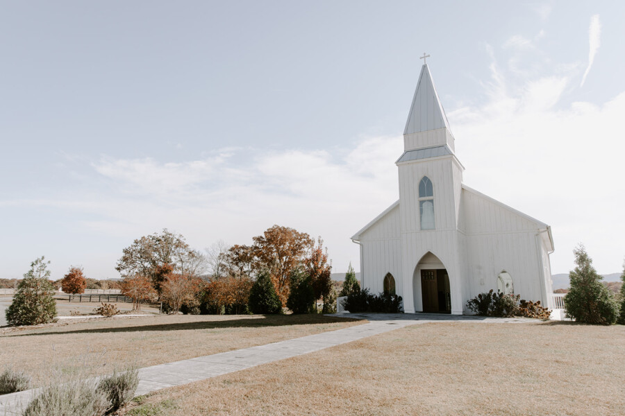 Tennessee Chapel Destination Wedding with Thoughtful Details