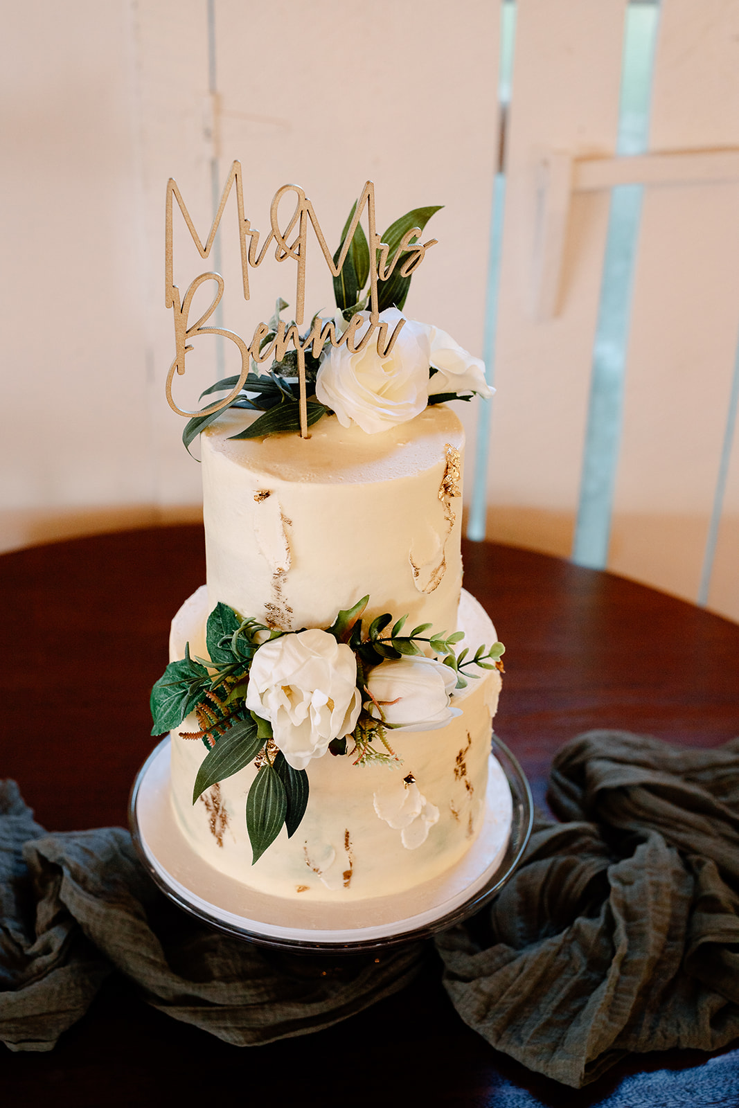 Speckled Gold Wedding Cake with Flowers