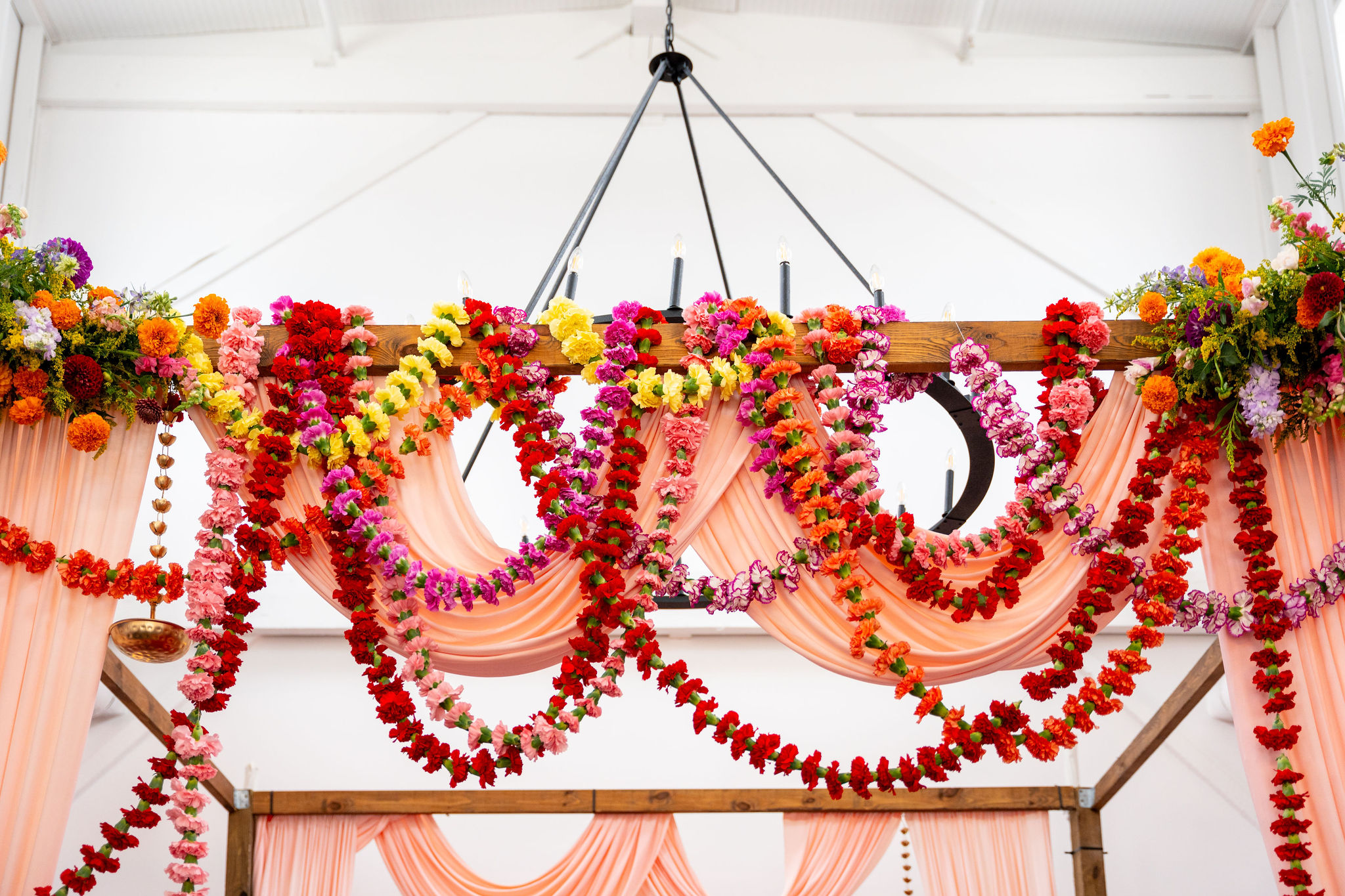 A Bright & Vibrant Hindu Wedding at 14TENN
