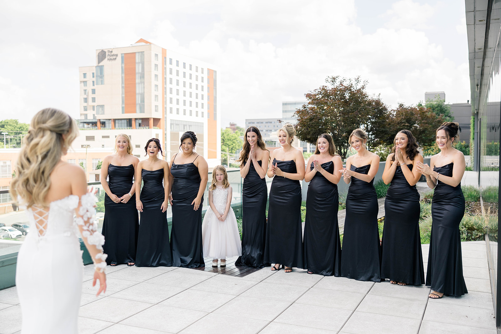 Tennessee Wedding with Timeless Color Palette